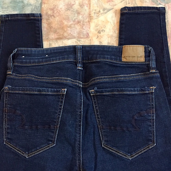Like New American Eagle Dark Wash Hi-Rise Super Stretch Jegging (2R) - Picture 6 of 8